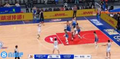 連續吃癟！克里斯先是籃下被李炎哲大帽&又被李炎哲生斷